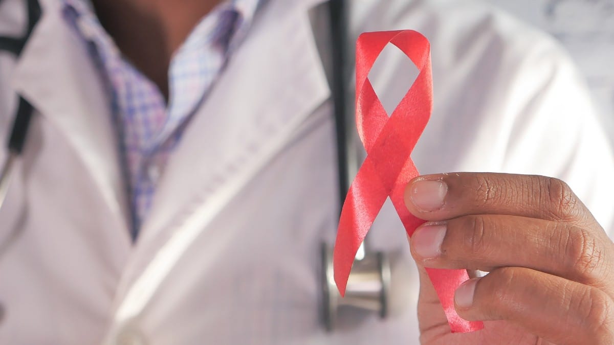 What are the causes of HIV