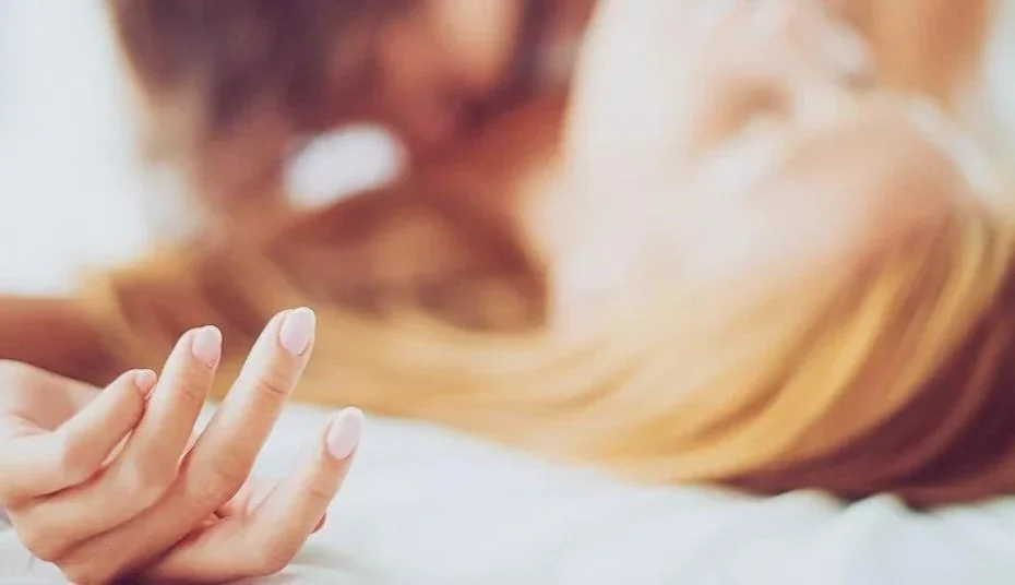 how to stimulate male g spot