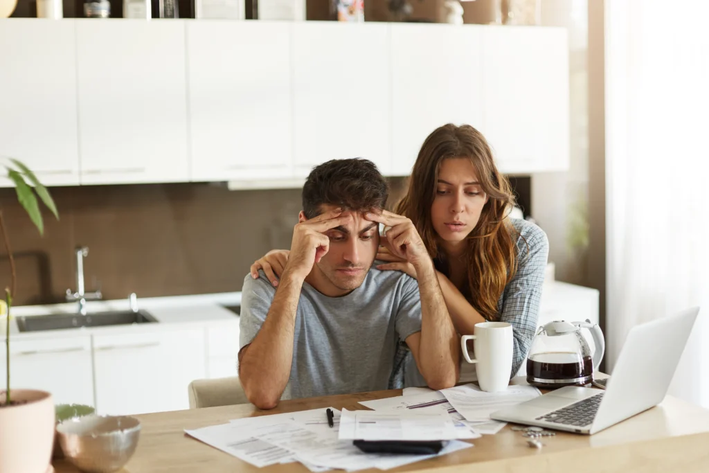 Marriage Counseling in Gurgaon 23 young couple checking their family budget