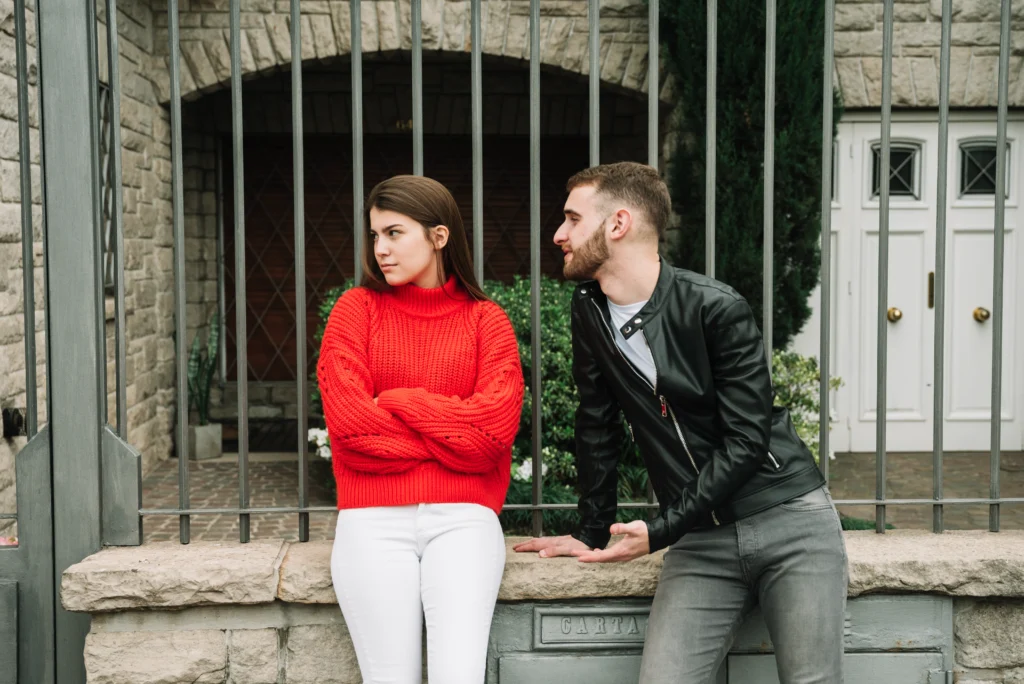 Marriage Counseling in Gurgaon 21 young couple love outdoors
