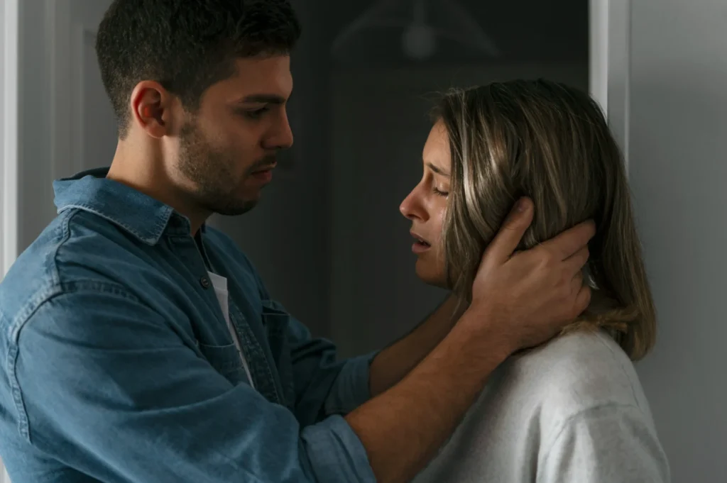 man woman having fight home 1536x1022 1